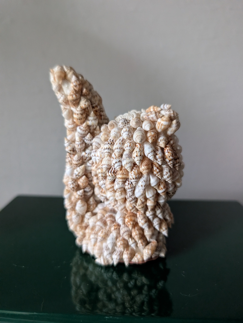 Vintage 90's Seashell Encrusted Cat Figurine - Picture 3 of 9